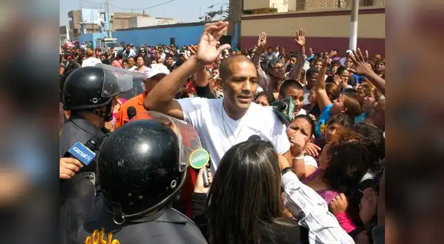 Al caos en el penal, se sumó la violencia de los familiares de los internos. 