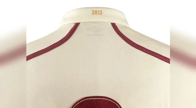 Camiseta de Universitario en homenaje a Lolo Fernández por su centenario Camiseta de Universitario en homenaje a Lolo Fernández por su centenario