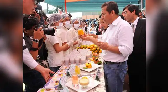 Quioscos tendrán productos saludables desde un sol, anunció el jefe de estado.