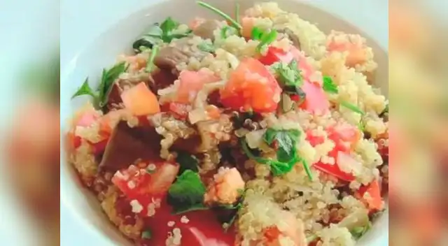 El secreto del chef: Para darle un sabor más delicioso agrega hierbabuena a la sangrecita sancochada.