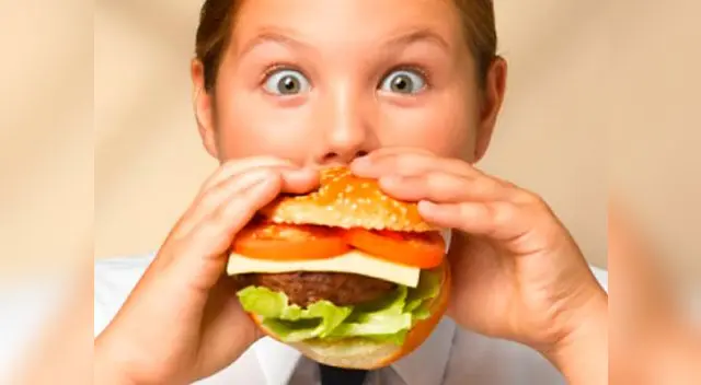 Grasas saturadas deberán estar consignadas explícitamente en las etiquetas de los productos. Grasas saturadas deberán estar consignadas explícitamente en las etiquetas de los productos.