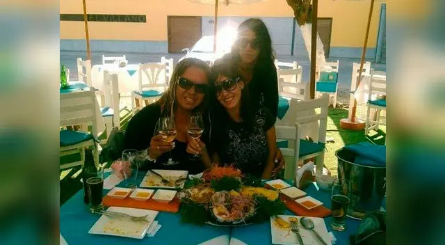 Tilsa Lozano y la mamá de Vargas. Fotos que desataron la polémica.