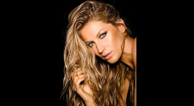 Atrévete a cambiar el color de tu cabello y muestra un look moderno. 