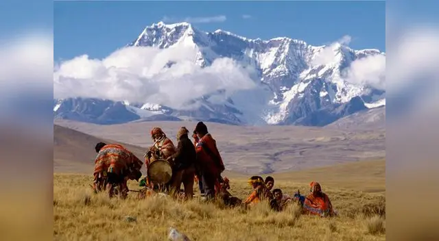El clima de la sierra peruana es más frío en las zonas altas y más templado en las zonas bajas.