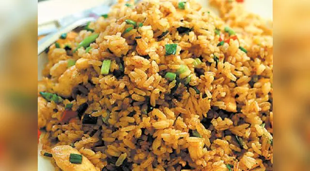 El secreto del chef: Añade la quinua revolviendo poco a poco para que los ingredientes se mezclen bien.