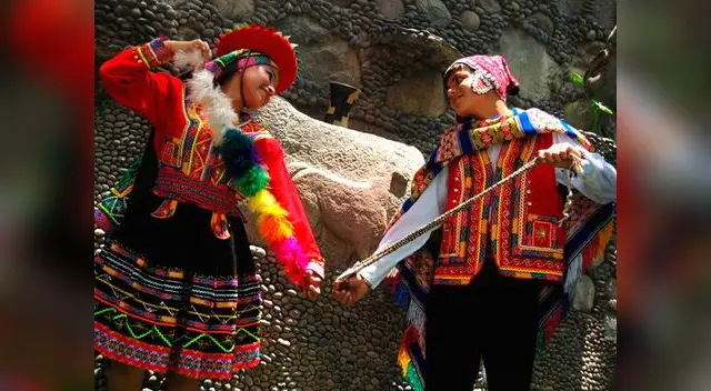 Toma nota: Esta popular canción fue registrada en 1958. La mujer que inspiró el tema se llama  Valeriana Huillca Condori, vive en la ciudad Cusco y tiene 89 años. 