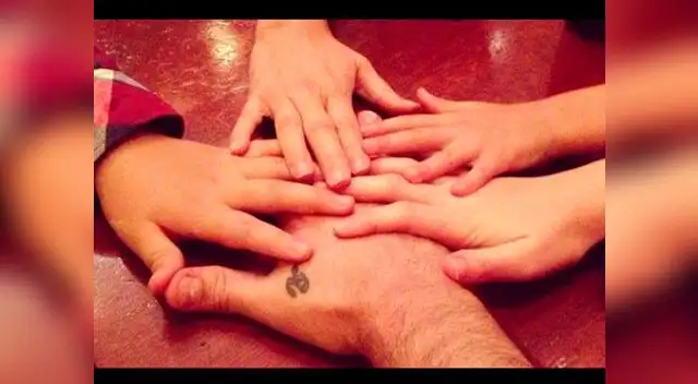 Gian Marco mostró una linda foto de su familia en Facebook.