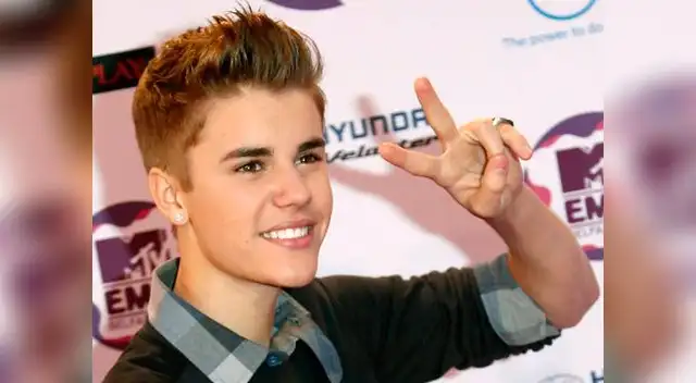 Justin Bieber se da a la fuga tras atropellar a fotógrafo.