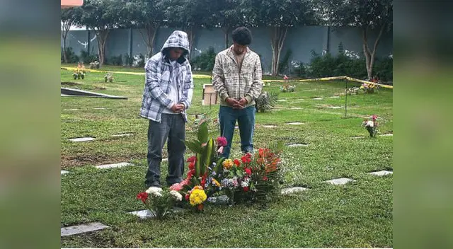 Hijo de la cantante no fue a visitar su tumba porque viajó a Estados Unidos. Hijo de la cantante no fue a visitar su tumba porque viajó a Estados Unidos.