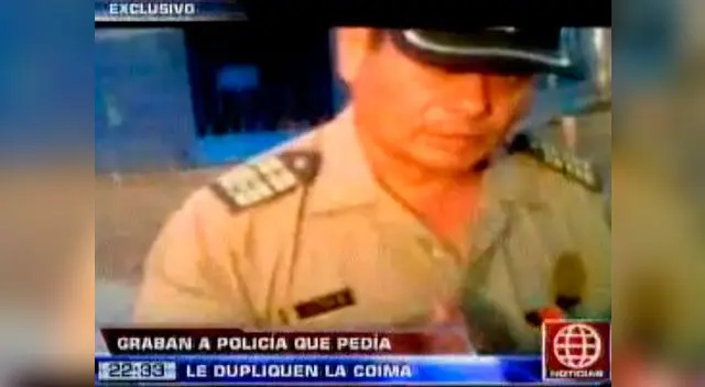 Policía es grabado cuando intentaba sobornar a un motociclista. Policía es grabado cuando intentaba sobornar a un motociclista.