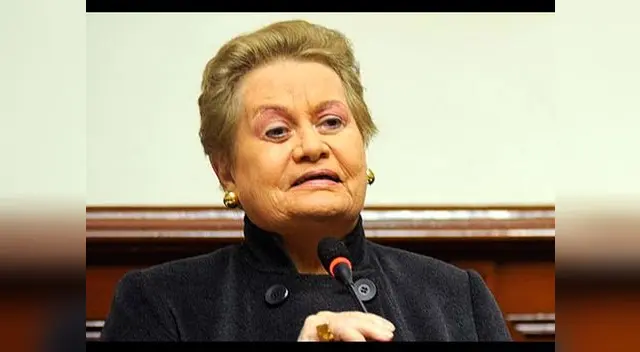 Martha Hildebrandt: críticas por racismo al libro Aromas son exageradas. Martha Hildebrandt: críticas por racismo al libro Aromas son exageradas.