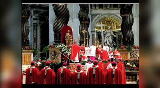 En diciembre Juan Pablo II sería declarado santo. En diciembre Juan Pablo II sería declarado santo.