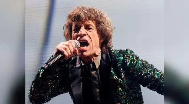 Ex pareja de Mick Jagger dona su cabello para personas desfiguradas.