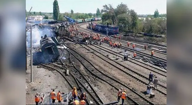Descarrilamiento de un tren dejó 70 heridos en Rusia.