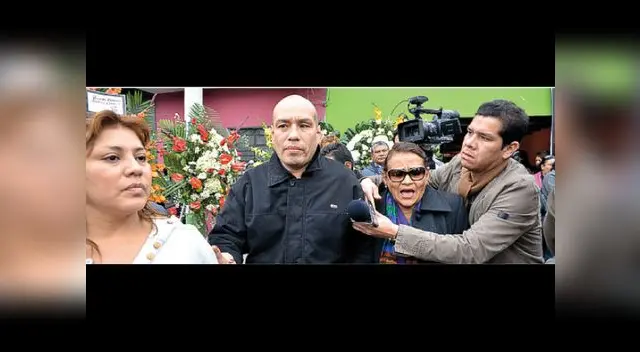 Estilista Alex Quiroga habría tenido relación con joven de 20 años. Estilista Alex Quiroga habría tenido relación con joven de 20 años.