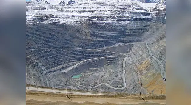 Fotos: Conoce los 8 agujeros más profundos de la Tierra.