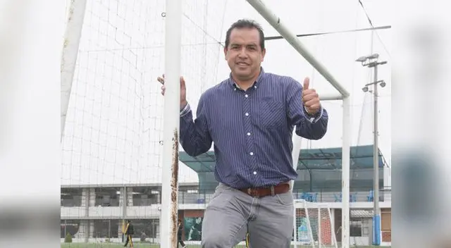 Tres títulos nacionales logró Carmona en su carrera. En 1987, en 1990 y 1992. Todos con la camiseta de Universitario. Tres títulos nacionales logró Carmona en su carrera. En 1987, en 1990 y 1992. Todos con la camiseta de Universitario.