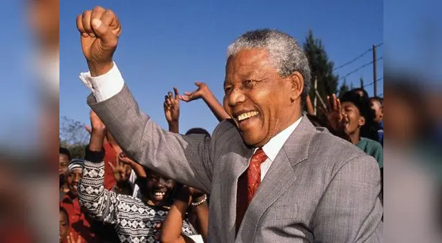 Nelson Mandela, ex presidente de Sudáfrica y Premio Nobel de la Paz.