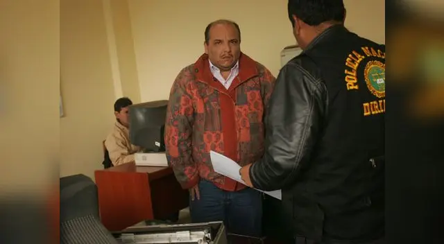 Acusan a hombre por muerte de su esposa.