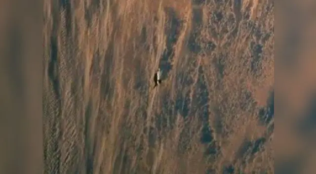 La NASA habría borrado ovni de fotografías. La NASA habría borrado ovni de fotografías.