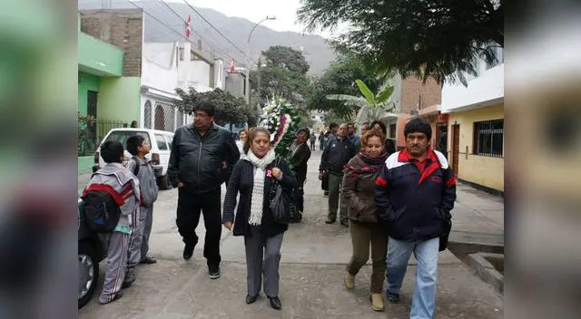 Profesor recuerda a fallecido futbolista. Profesor recuerda a fallecido futbolista.