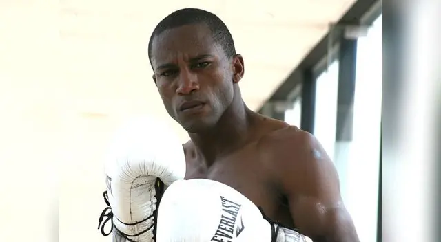 El púgil dice todo es mentira. El púgil dice todo es mentira.