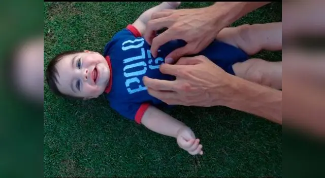 Shakira compartió con sus seguidores en el Twitter fotos de sus bebe y su pareja, Gerard Piqué.