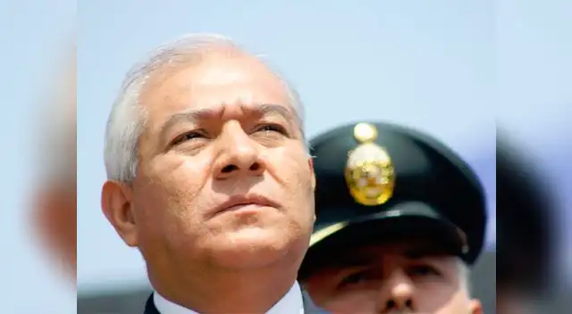 Y en el Congreso de la República quieren censurarlo: piden su cabeza. Y en el Congreso de la República quieren censurarlo: piden su cabeza.