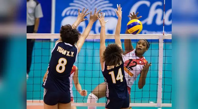 d Nuestro equipo estuvo adelante 2-0 (25-17 y 25-22), pero el rival ganó los 3 siguientes (25-20, 25-19 y 23-21)y nos sacó de la final.
