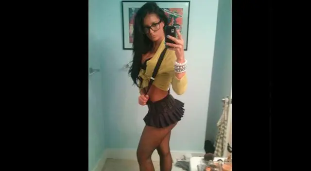 Instagram: sexys mujeres muestran sus minivestidos.