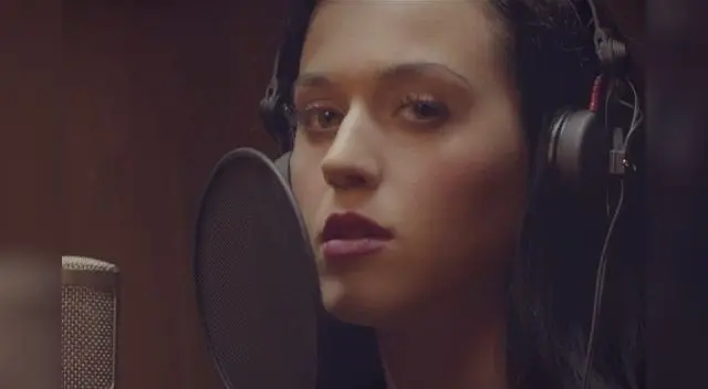 Katy Perry mostró un avance de Roar, su nuevo videoclip.