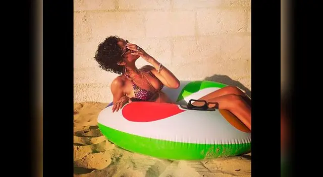 Instagram: Rihanna Ass, fue el título de su caliente foto.