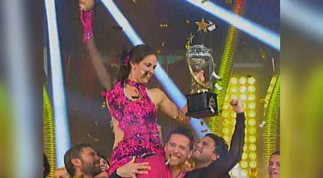 Emilia Drago alza la copa de El Gran Show Emilia Drago alza la copa de El Gran Show