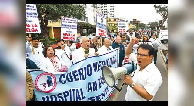 Médicos siguen con paralización