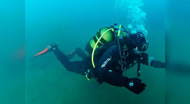 Denuncian extraña muerte de buzo de la Marina bajo el mar.