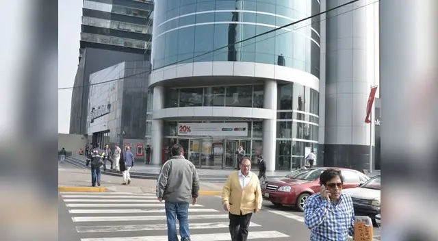 “Marcas” armados asaltan a comerciantes y a cambista.