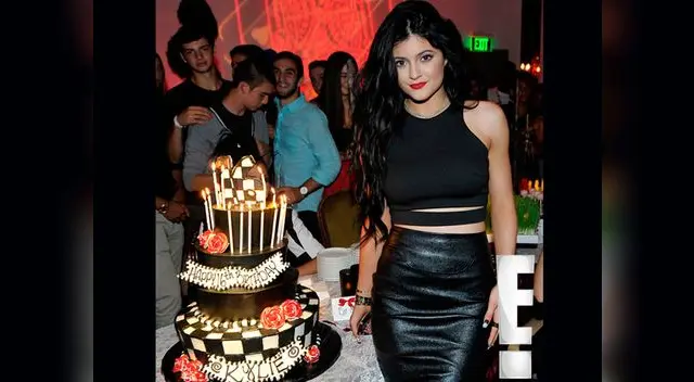 Kylie Jenner celebró su cumpleaños número 16 con su familia y 200 amigos.