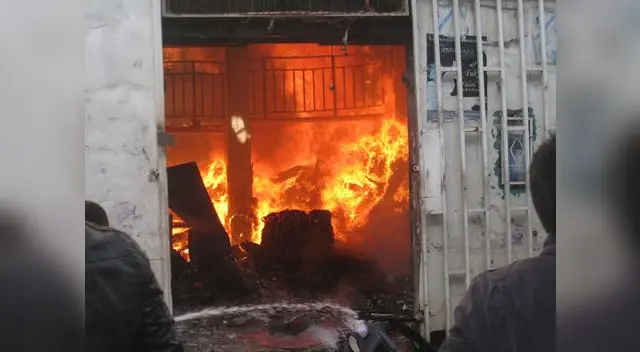 Junín: Voraz incendio destruye patrimonio cultural. Junín: Voraz incendio destruye patrimonio cultural.