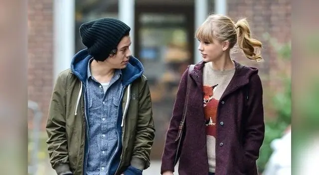 Harry Styles quiere que Taylor Swift escriba una canción sobre él. Harry Styles quiere que Taylor Swift escriba una canción sobre él.
