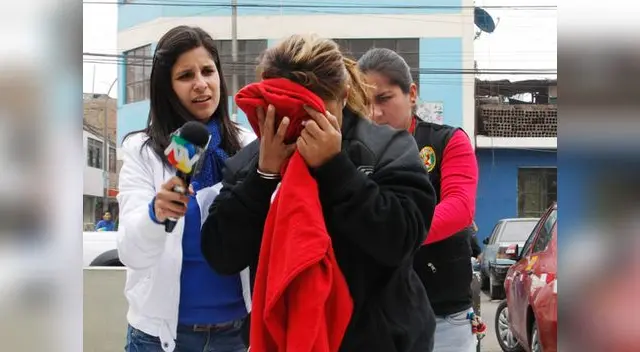 Mujer cayó enviando fusil a Arequipa. Mujer cayó enviando fusil a Arequipa.