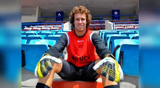 Recuerda que ya en sus inicios no pudo participar de la fiesta ni hacer el viaje de promoción de su colegio. Recuerda que ya en sus inicios no pudo participar de la fiesta ni hacer el viaje de promoción de su colegio.