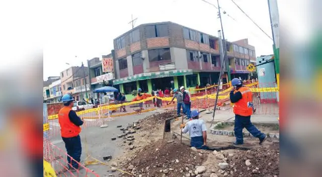 “Gordo Tobi” es custodiado por varios guardaespaldas.