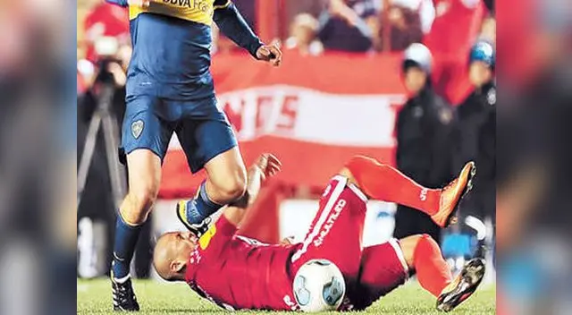 Gaspar Iñíguez, de Argentinos Juniors, perdió tres dientes tras falta con la cabeza