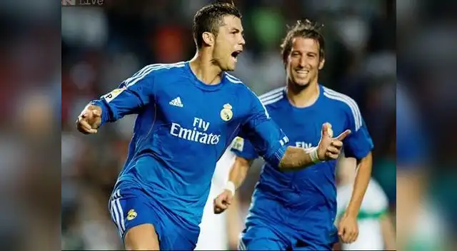 Cristiano Ronaldo marca un polémico gol de penal ante el Elche