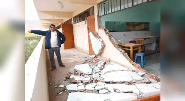 Arequipa: Miles sufren por falta de agua y suspenden clases en colegios.