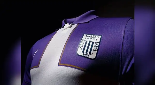 Alianza Lima presenta su nueva camiseta 'Blanquimorada' para octubre 2013