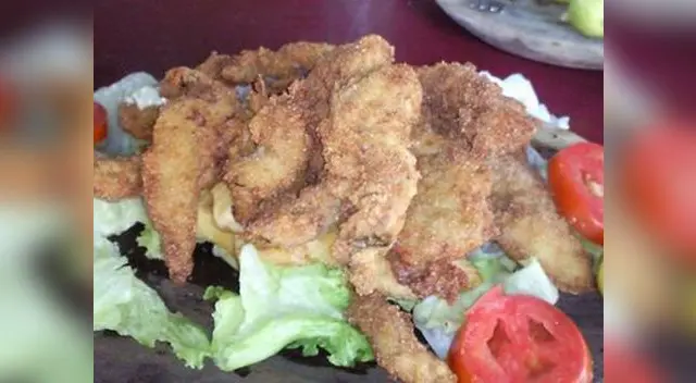 El secreto del chef: Añade a la ensalada culantro finamente picado para darle un gusto especial. 