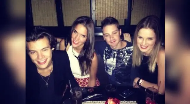 Harry Styles disfruta con dos fans y enfurece a Directioners Harry Styles disfruta con dos fans y enfurece a Directioners