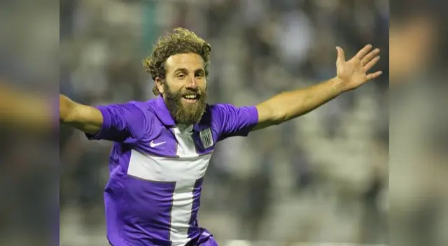 Gonzales Vigil cerró la cuenta ante Pacífico y así lo celebró.