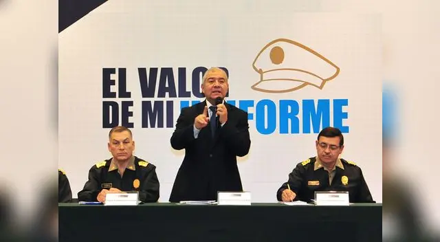 Wilfredo Pedraza lanza campaña para tener buenos policías. Ojalá su sueño se haga realidad.